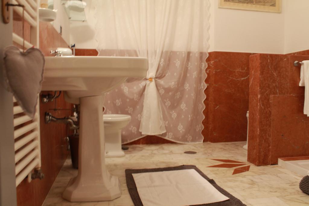 B&B Emily'S Rooms ฟลอเรนซ์ ห้อง รูปภาพ
